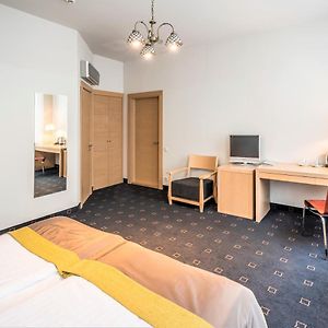 Standard Zimmer mit zwei Einzelbetten
